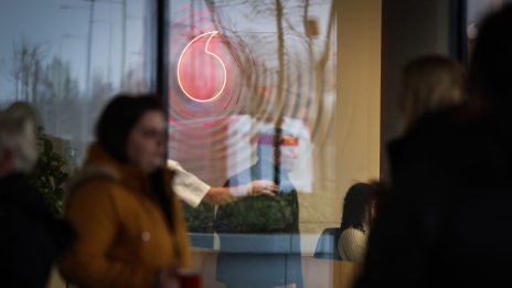 Vodafone премахва 900 работни места в Германия