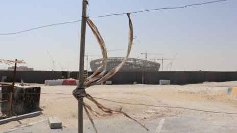 Катар увеличи минималната заплата до… 230 евро на месец