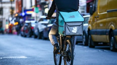 Deliveroo дава начало на най-голямото IPO в Лондон от началото на годината