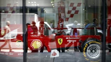 Акциите на Ferrari ще струват по 52 долара