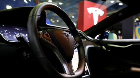 Хакер показва как се отключват дистанционно електромобилите на Tesla