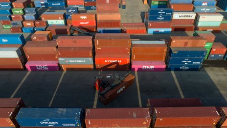 Увеличеното търсене от Китай помага на износа на Южна Корея да запази темпа си на растеж