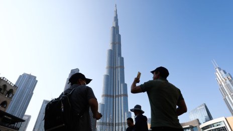 Феновете на Световната купа избират парти града Дубай пред скучния Катар