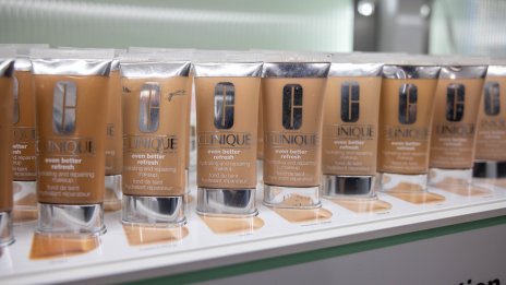 Разходите за митата накараха Estée Lauder да даде по-слаба прогноза за фискалната година