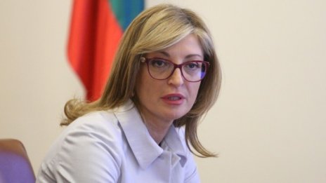 Захариева: Още има българи, които искат да се завърнат в България