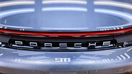 Porsche се завръща в играта с нова гама от по-скъпи автомобили