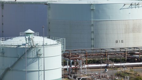 Очакванията за новите съкращения на добива от ОПЕК+ подкрепят цените на петрола*