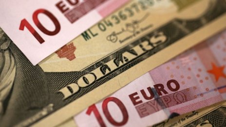 За първи път от май 2020 г. еврото поевтиня под 1,10 долара за евро