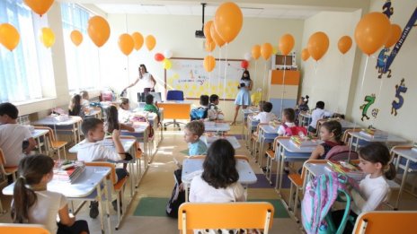 Три варианта за промяна в графика на учебната година предлага МОН