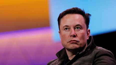 Мъск е уволнил почти целия екип в поделението за автопилота на Tesla?