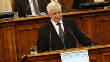 И оздравителният план за болницата в Ловеч включва орязване на легла и персонал