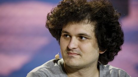 Сам Банкман-Фрийд загуби 14 млрд. долара само за ден и вече не е милиардер
