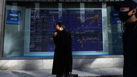 Nikkei 225 прибавя над 400 пункта, подкрепен от акциите на автомобилните компании