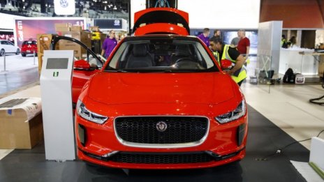 Jaguar има отговор на Model 3 на Tesla