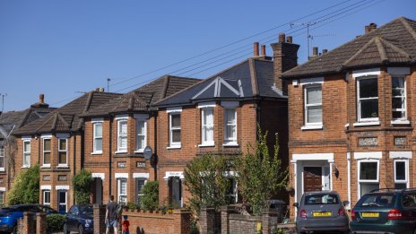 Една четвърт от британските купувачи на жилища постигат отстъпки от над 10%