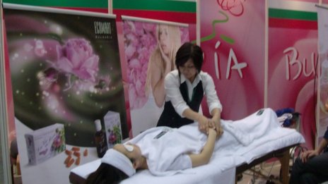 Натуралната козметика се търси повече в чужбина, смятат български фирми