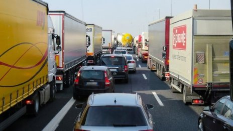 Как ще се отразят новите продуктови такси на автомобилния бранш?