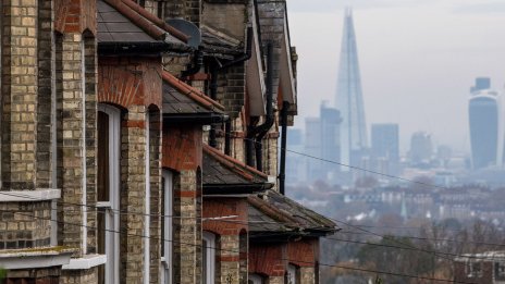 Британският жилищен пазар се насочва към най-големия си спад от 2008 г. насам