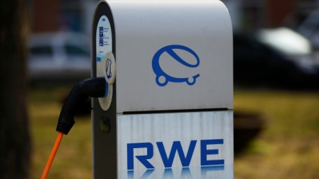 RWE свива загубата си през второто тримесечие