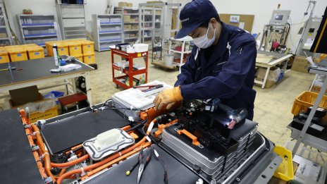 Изтощените електромобилни батерии стават златни с държавните стимули