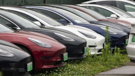 Tesla иска отмяна на прекомерно високо парично наказание по съдебно дело