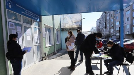 С още 250 млн. лв. държавата запазва работните места на 65 хил. души