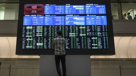 Напрежението в Близкия изток и търговските трусове разколебаха част от борсите в Азия