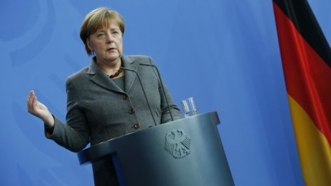 Меркел се оказа под натиск от хардлайнери в собствената ѝ партия