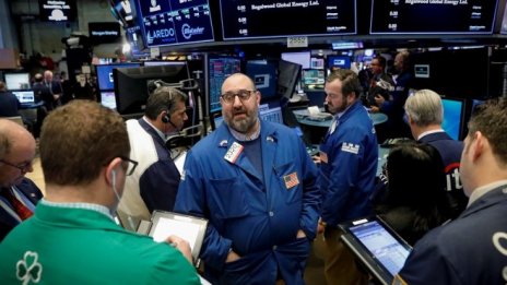 Wall Street се възстановява след първото си отстъпление за годината*