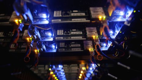 AI революцията се нуждае от чипове, софтуер и... газопроводи