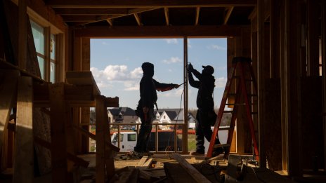 Настроенията на американските строителни компании спада до петмесечно дъно