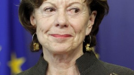 ЕС принуждава компаниите да понижат цените за роуминг и сваляне на данни