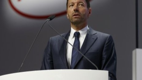 Henkel се обяснява във вярност на Украйна и Русия