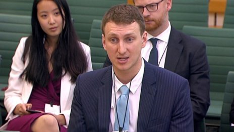 Комисия към Сената на САЩ привиква сътрудник на Cambridge Analytica на разпит