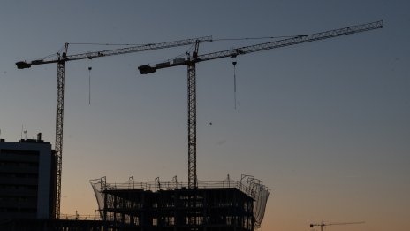 Студеният април доведе до месечен спад на строителната продукция у нас