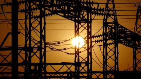 Енергийните дружества изпращат 2016 г. със срив на износа на ток