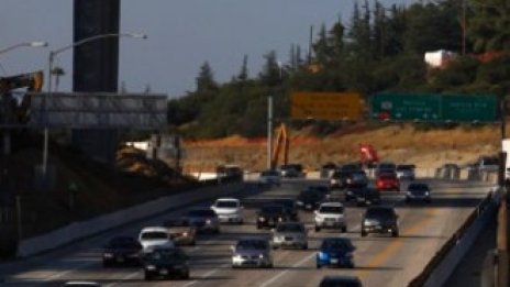 Новите автомобили в ЕС стават все по-екологични 