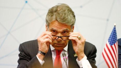 Рик Пери подава оставка като енергиен министър на САЩ