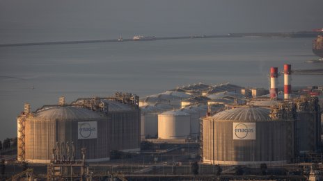 Цената на газа в Европа е близо до двуседмичен връх заради горещото време в Азия