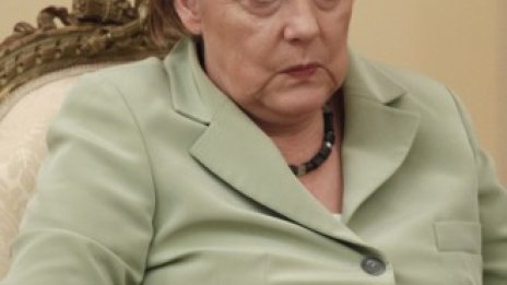 Меркел демонстрира подкрепа за Гърция по време на визитата си в Атина