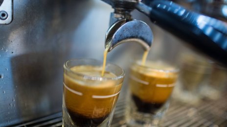 От робуста към арабика: Как българите посрещнаха новата кафе култура?