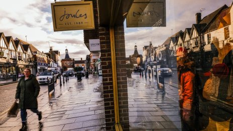 Веригата Next купува изпадналия в неплатежоспособност търговец на дребно Joules 