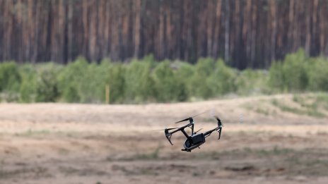 Русия и Украйна продължават да си разменят удари въпреки опитите на САЩ за мир