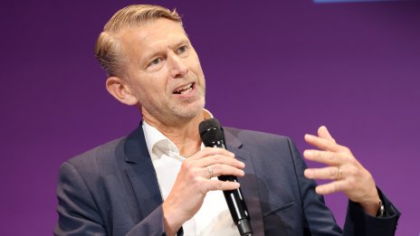 Бившият шеф на фалиралата Northvolt основа AI стартъп с фокус върху производството 