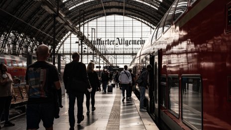 Спадът в продажбите на дребно в Германия подсили опасенията за силно забавяне на икономиката