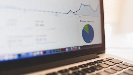 Неспирният растеж на интернет рекламата