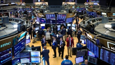 Оптимизмът продължава да владее Wall Street, подкрепяйки историческия ръст на Dow