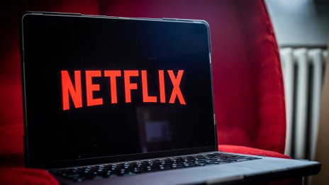 Netflix сваля цените на рекламата си