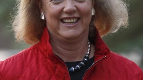 HP вдигна прогнозата за печалбата въпреки отписване на 8 млрд. долара