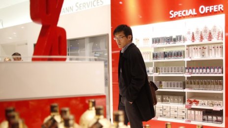 Китайските туристи харчат все повече в чужбина